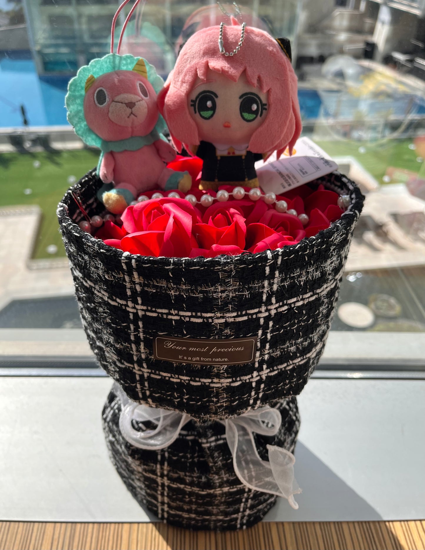 (Ready stock) Valentine's Day flowers | Graduation flowers | Birthday flowers | Ania | Corner creatures | Water monster | Doraemon | Pudding dog | Kirby | Kerobi | XO | Cinnamon dog