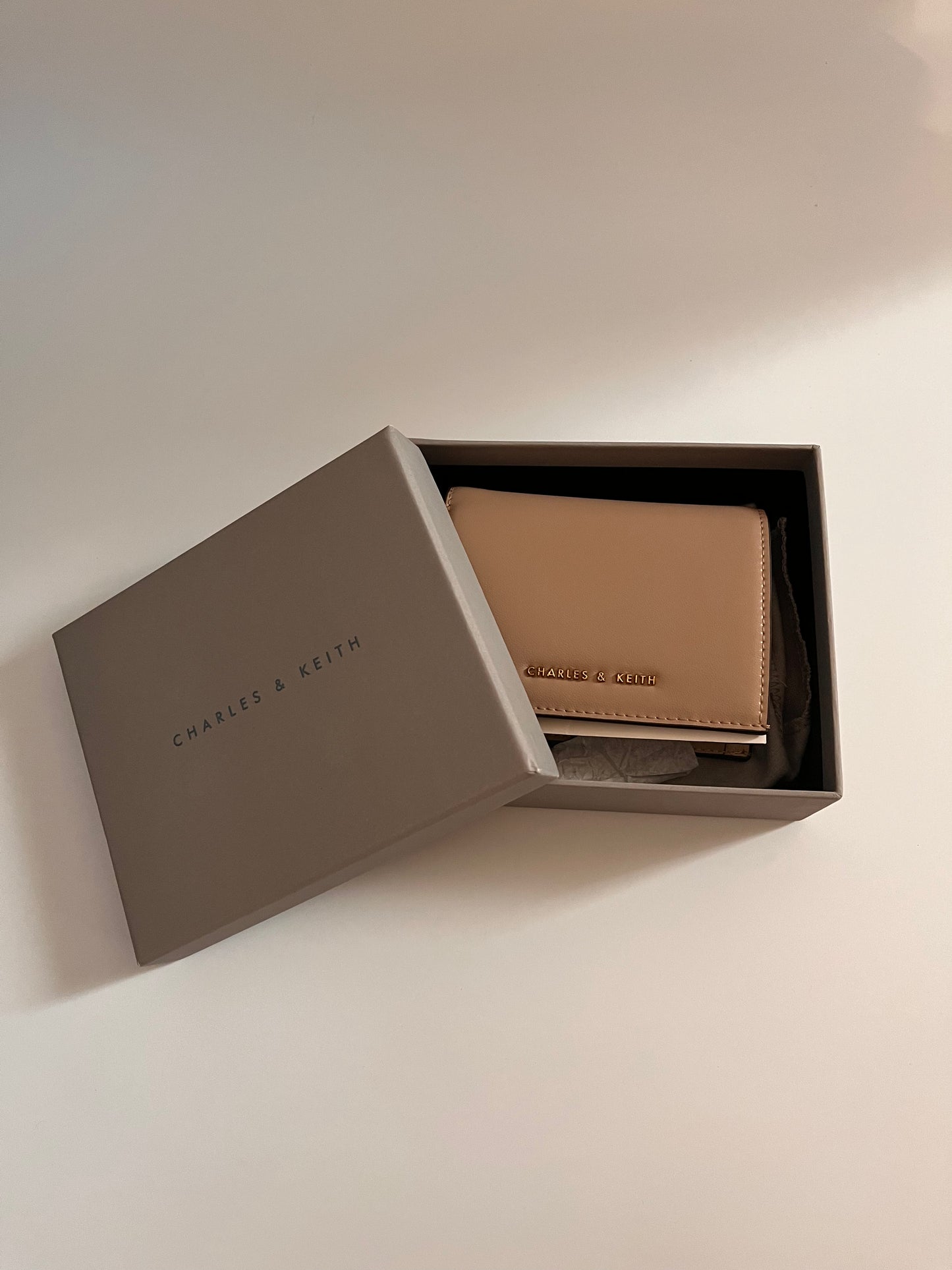 Spot wallet small CK gift Valentine's Day gift birthday gift girlfriend gift CHARLES & KEITH (light brown gray can be carried)