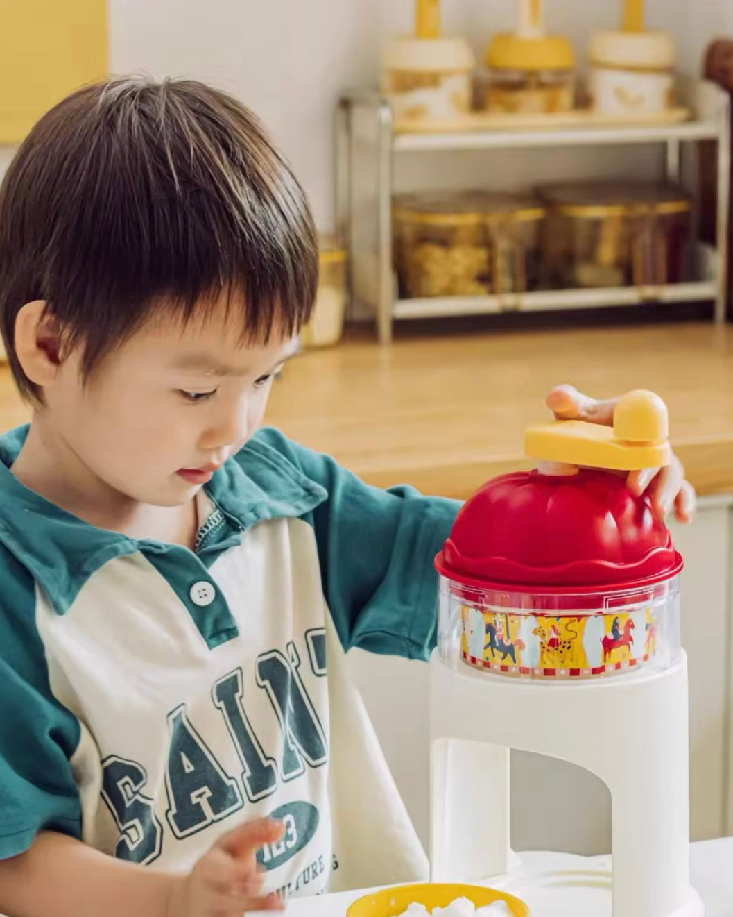 Portable Hand-Crank Ice Crusher - Lightweight & Compact |HomeHato