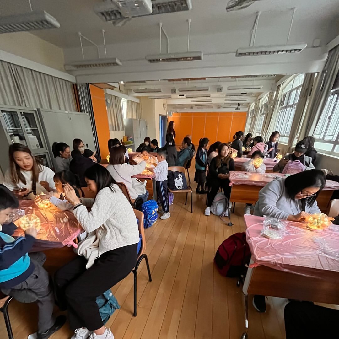 荃灣天主教小學|聖誕玻璃球小夜燈工作坊 x 繪木片