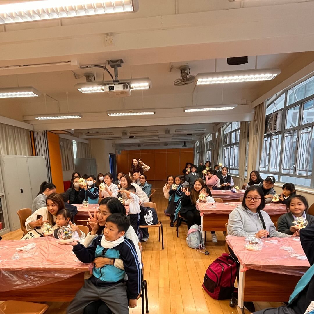 荃灣天主教小學|聖誕玻璃球小夜燈工作坊 x 繪木片