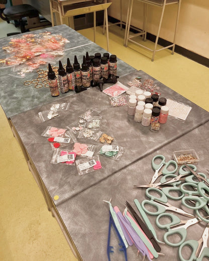 聖伯多祿中學|永生花滴膠字母鎖匙扣工作坊