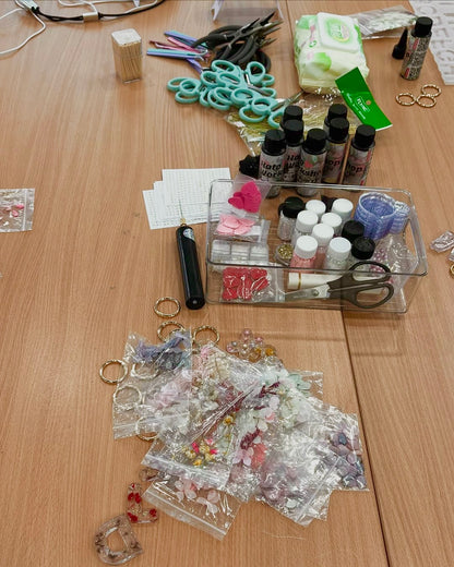 香港路德會過渡性房屋|永生花滴膠鎖匙扣工作坊