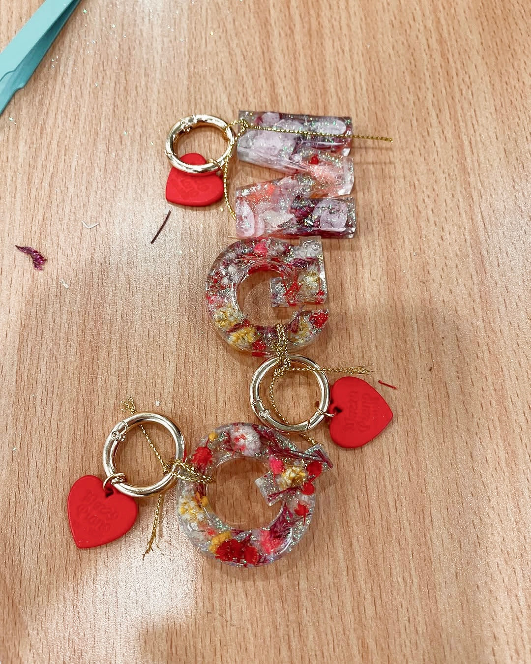 香港路德會過渡性房屋|永生花滴膠鎖匙扣工作坊