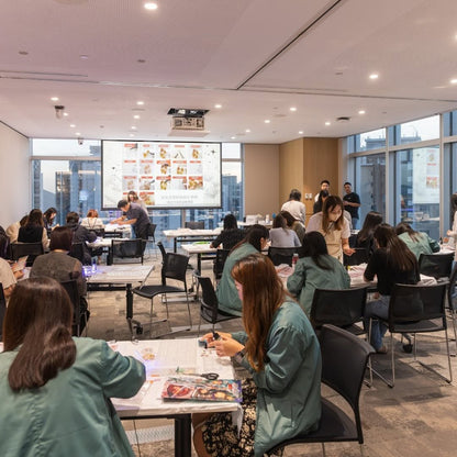 荃灣西華懋集團|永生花滴膠字母鎖匙扣工作坊