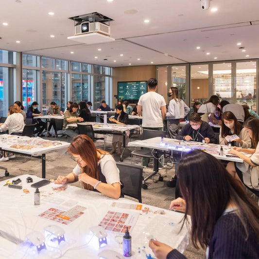 荃灣西華懋集團|永生花滴膠字母鎖匙扣工作坊