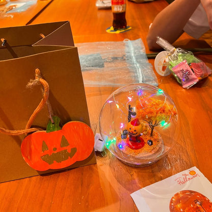 Breitling 百年靈|萬聖節夜燈玻璃球工作坊